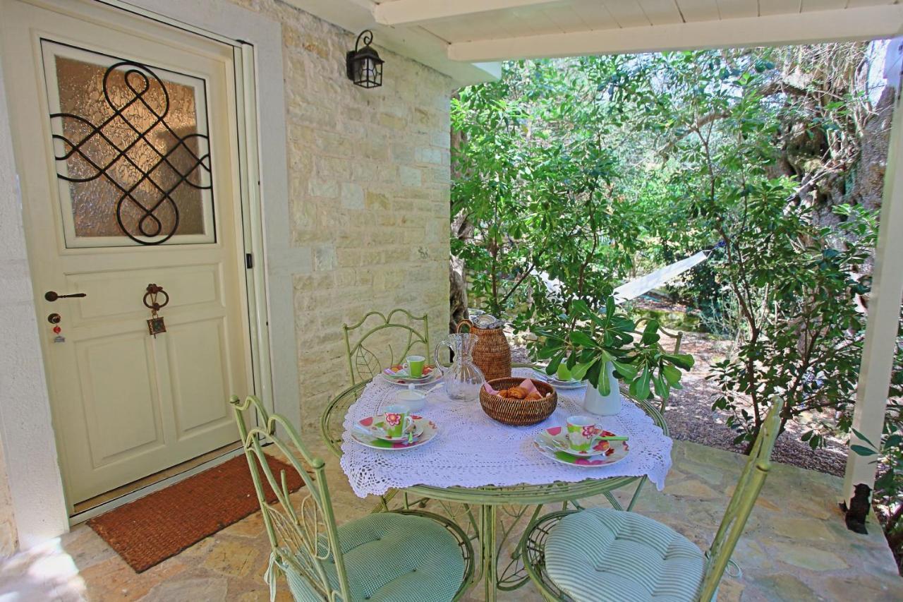 Prasini Luxury Villa Oziás